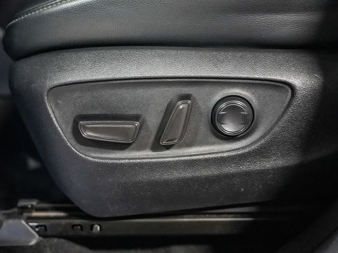 Used 2023 Toyota Highlander XSE FWD image 19