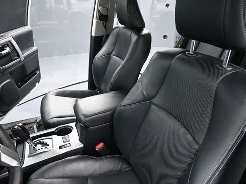 Used 2022 Toyota 4Runner Limited image 9