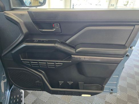 Used 2025 Toyota 4Runner TRD Off-Road Premium AWD/4WD image 43