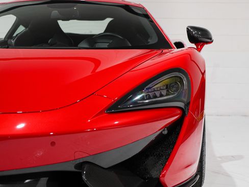 Used 2017 McLaren 570S Coupe RWD image 26