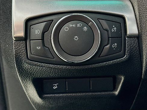 Used 2018 Ford Explorer XLT w/ Equipment Group 202A AWD/4WD image 10