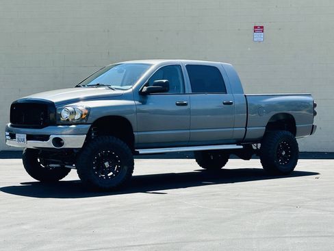 Used 2007 Dodge Ram 1500 Truck SLT w/ Trailer Tow Group AWD/4WD image 3