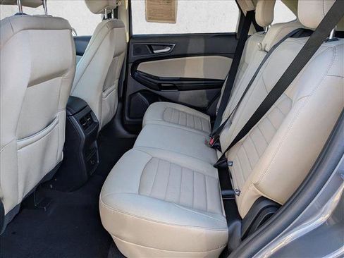 Used 2021 Ford Edge SE image 21