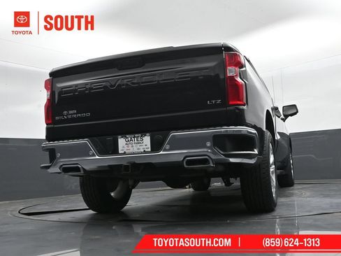 Used 2022 Chevrolet Silverado 1500 LTZ w/ Z71 Off-Road Package AWD/4WD image 40