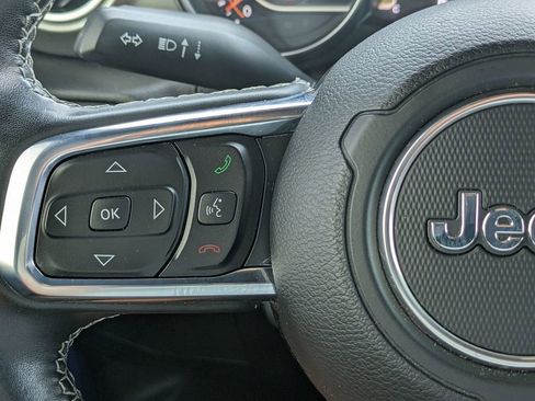 Used 2021 Jeep Gladiator Overland image 18