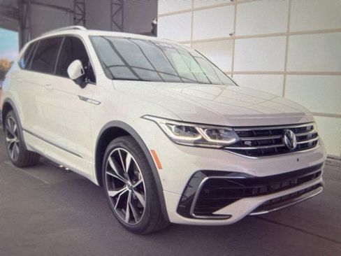 Used 2024 Volkswagen Tiguan SEL R-Line AWD/4WD image 12