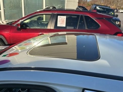 Used 2019 Mercedes-Benz E 300 4MATIC image 3