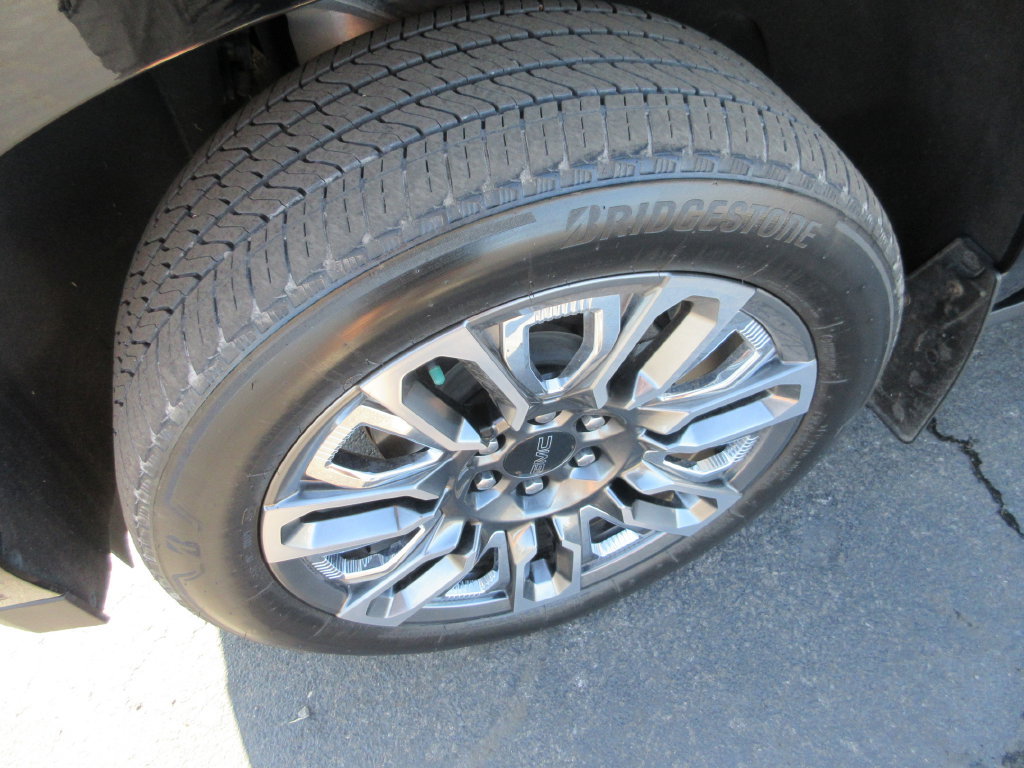 Certified 2024 GMC Yukon Denali Ultimate AWD/4WD image 14