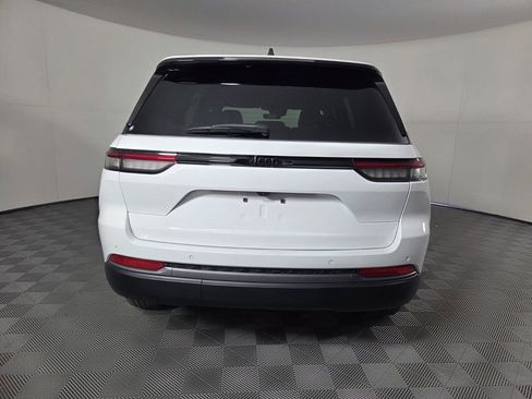 New 2026 Jeep Grand Cherokee Altitude RWD image 6