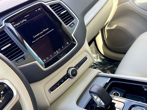 Used 2023 Volvo XC90 B5 Core w/ Protection Package Premier image 29