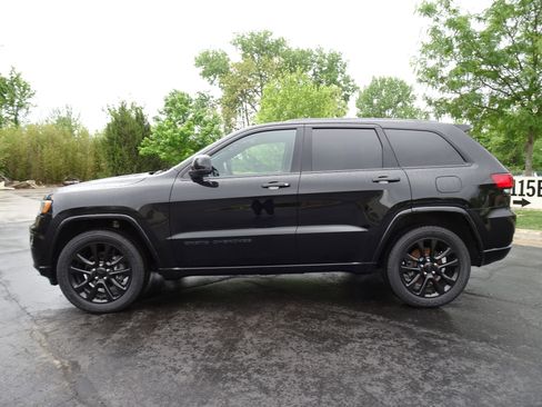 Used 2020 Jeep Grand Cherokee Altitude AWD/4WD image 3