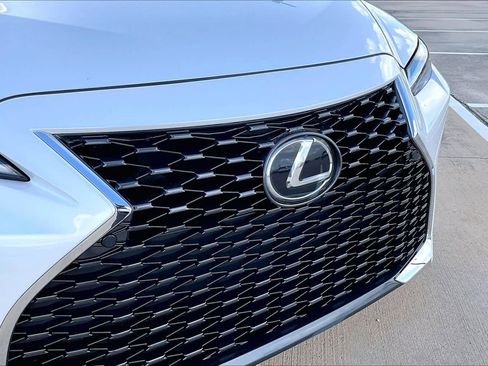 Used 2023 Lexus IS 300 w/ Comfort Package image 29