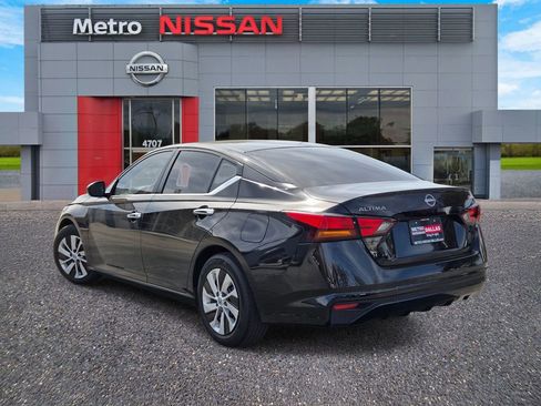 Certified 2024 Nissan Altima 2.5 S FWD image 4