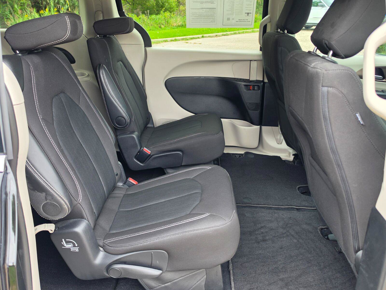 Used 2024 Chrysler Voyager LX FWD image 12