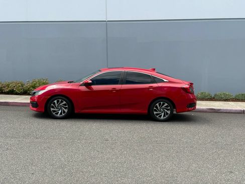 Used 2018 Honda Civic EX image 3