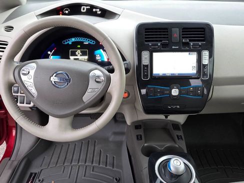 Used 2012 Nissan Leaf SV image 39