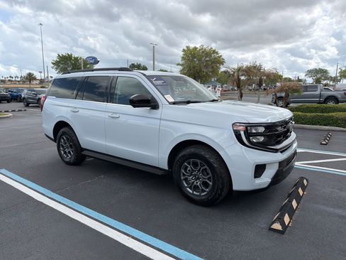Used 2025 Ford Expedition Active image 1