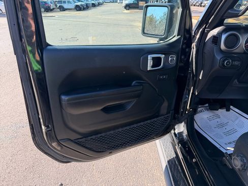 Used 2021 Jeep Wrangler Unlimited Sport image 13