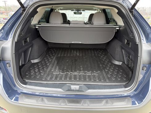 Used 2025 Subaru Outback Premium w/ Popular Package #1A image 32