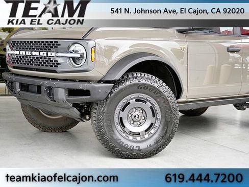 Used 2025 Ford Bronco Badlands AWD/4WD image 3