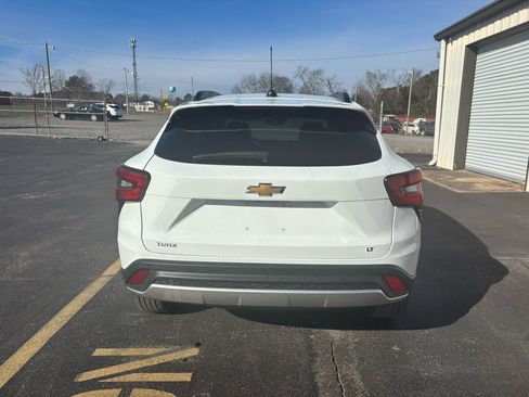 Used 2025 Chevrolet Trax LT w/ Driver Confidence Package image 19