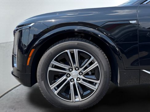 Used 2025 Cadillac Lyriq Luxury AWD/4WD image 34