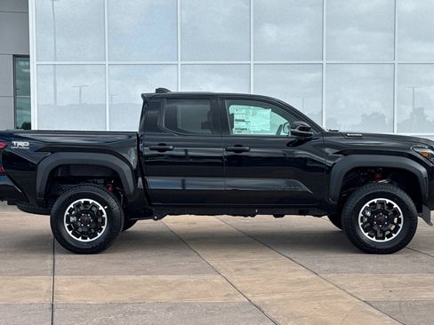 New 2025 Toyota Tacoma TRD Off-Road image 3