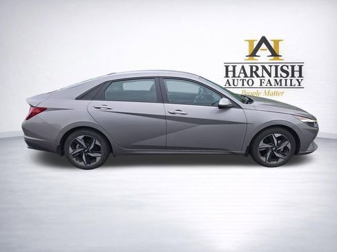Used 2023 Hyundai Elantra SEL w/ Convenience Package FWD image 8