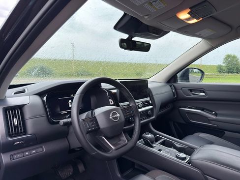 Used 2026 Nissan Pathfinder SL AWD/4WD image 26