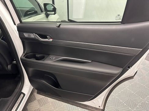 Used 2024 Hyundai Palisade Limited FWD image 16