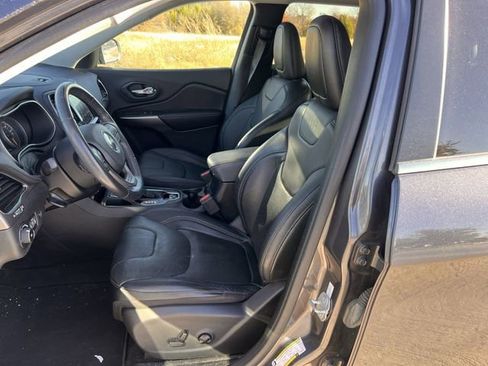 Used 2020 Jeep Cherokee Limited w/ Luxury Group image 22