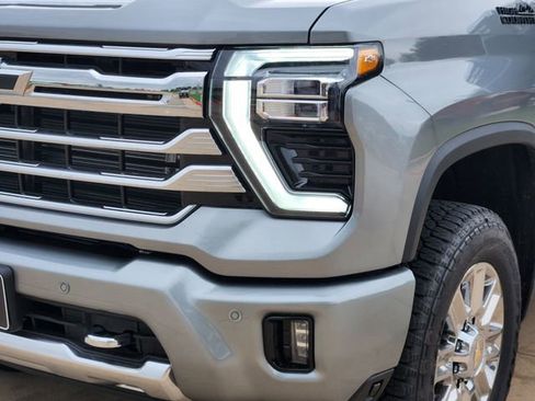 New 2026 Chevrolet Silverado 2500 High Country w/ High Country Premium Package AWD/4WD image 17