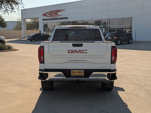 Certified 2023 GMC Sierra 1500 SLT image 4