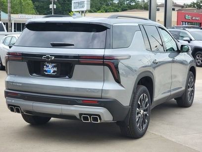 New 2026 Chevrolet Traverse LT w/ Sun and Wheel Package