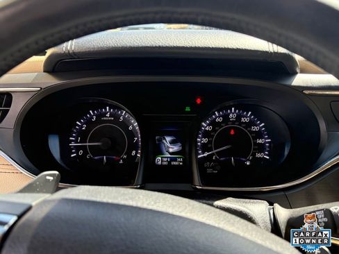 Used 2015 Toyota Avalon Limited FWD image 18