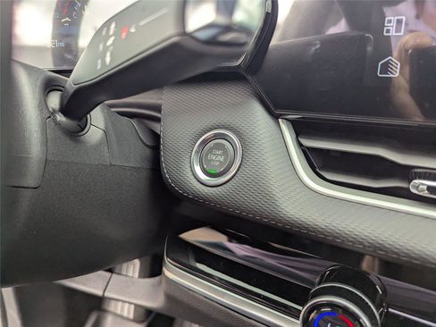 New 2026 Chevrolet Equinox LT w/ Convenience Package II image 10