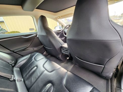 Used 2015 Tesla Model S 85D image 31