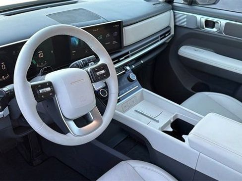 Certified 2025 Hyundai Santa Fe SEL AWD/4WD image 12