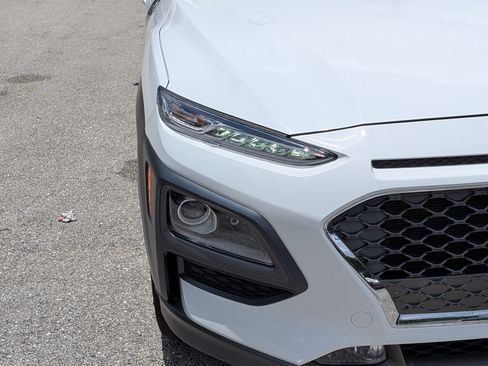 Used 2021 Hyundai Kona Limited w/ Cargo Package FWD image 8