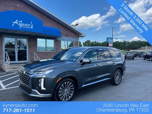 Used 2023 Hyundai Palisade Calligraphy w/ Cargo Package AWD/4WD image 1