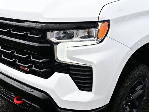 Used 2024 Chevrolet Silverado 1500 LT Trail Boss w/ Protection Package AWD/4WD image 15