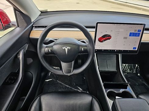 Used 2021 Tesla Model Y Long Range image 24