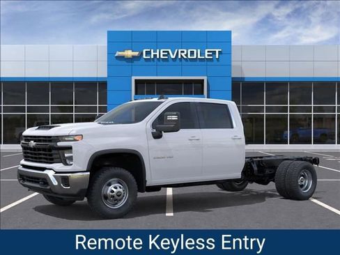 New 2026 Chevrolet Silverado 3500 W/T image 2