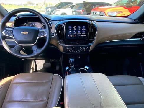 Used 2022 Chevrolet Traverse Premier image 16