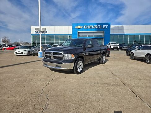 Used 2018 RAM 1500 Classic SLT image 2