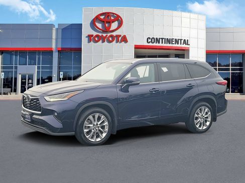 Used 2022 Toyota Highlander Limited AWD/4WD image 3
