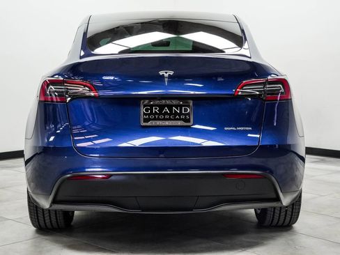 Used 2023 Tesla Model Y Performance AWD/4WD image 9