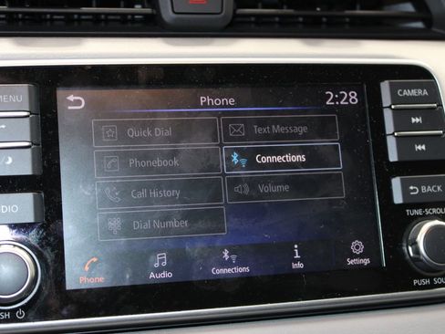 Used 2021 Nissan Versa SV image 27