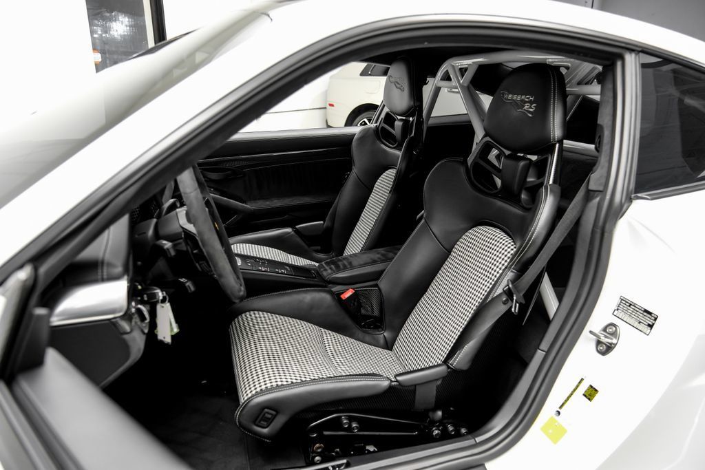 Used 2018 Porsche 911 GT2 RS RWD image 41