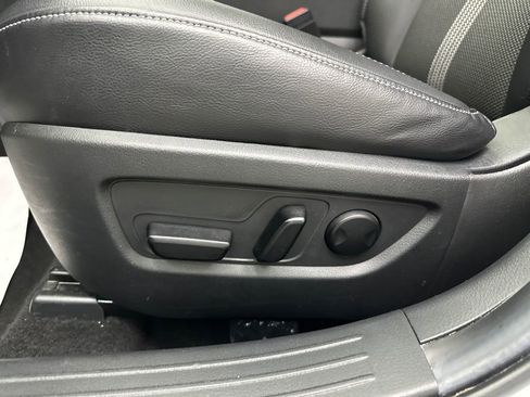 Used 2025 MAZDA CX-50 AWD 2.5 S w/ Premium Package image 10